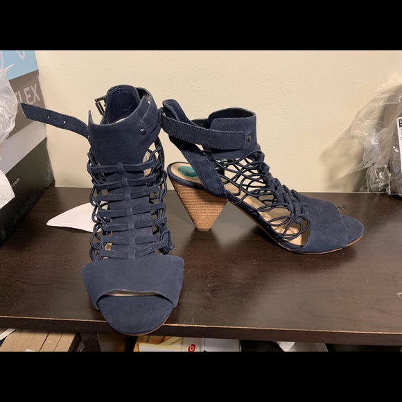 All size 7 or 7.5. Many new, as pictured with boxes. Prices $30 new, $15 used. - Picture 13 of 13